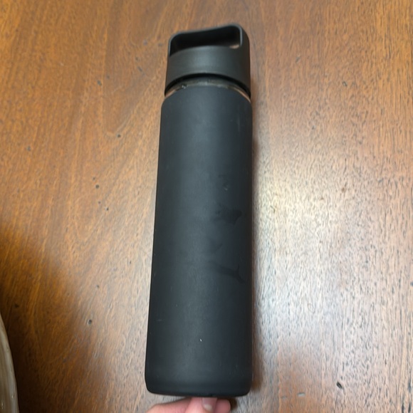 Peloton Glass Water Bottle 16 oz water bottle - Picture 3 of 11